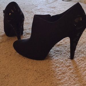 New Impo high heel booties